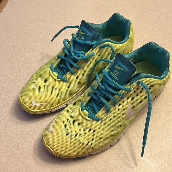 Nike Free - Picture 3 of 5